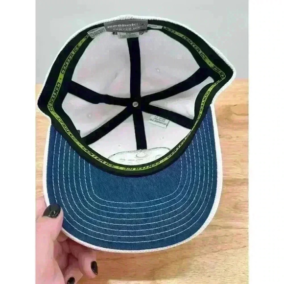 Reebok Edmonton Oilers NHL Hat White S/M Fitted Cap Center Ice Collection - Picture 4 of 6